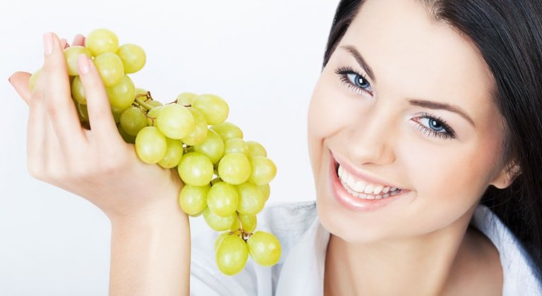benefici uva pelle